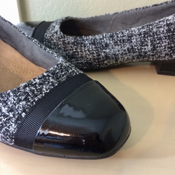 Clarks Artisan Womens Flats Size 7 1/2 - Picture 6 of 8